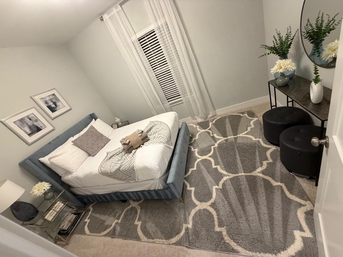 Bedroom and carpet after a Majestique Maids cleaning